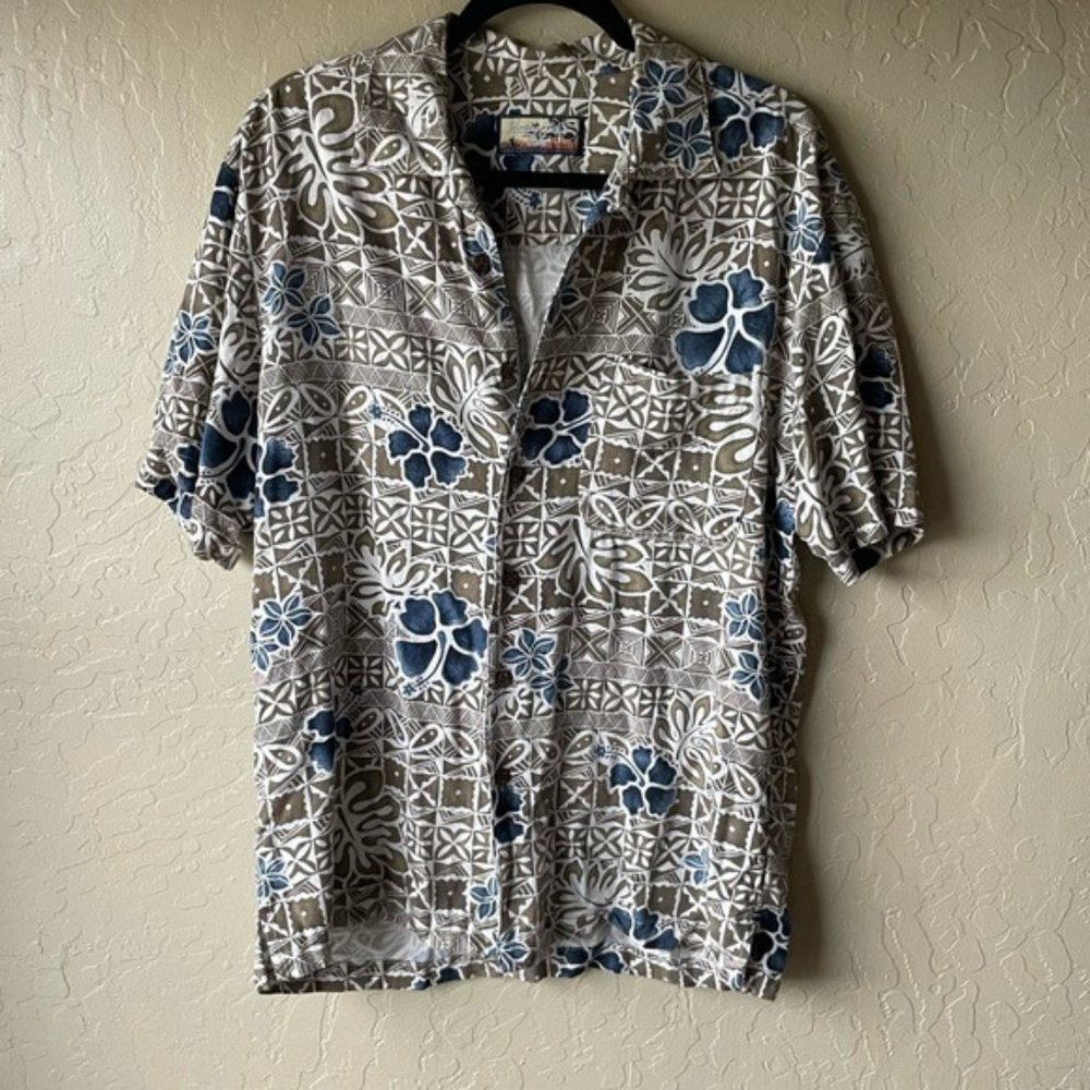 SOLD Caribbean Hawaiian floral print Button Down short sleeve shirt - Picture 2 of 7